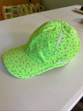 Sprints Neon Flash reflective green kids hat